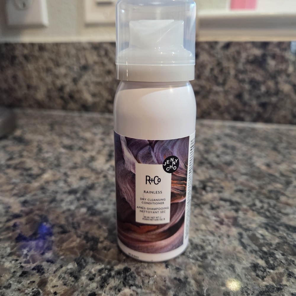 R+Co Rainless Dry Cleansing Conditioner - White and Purple